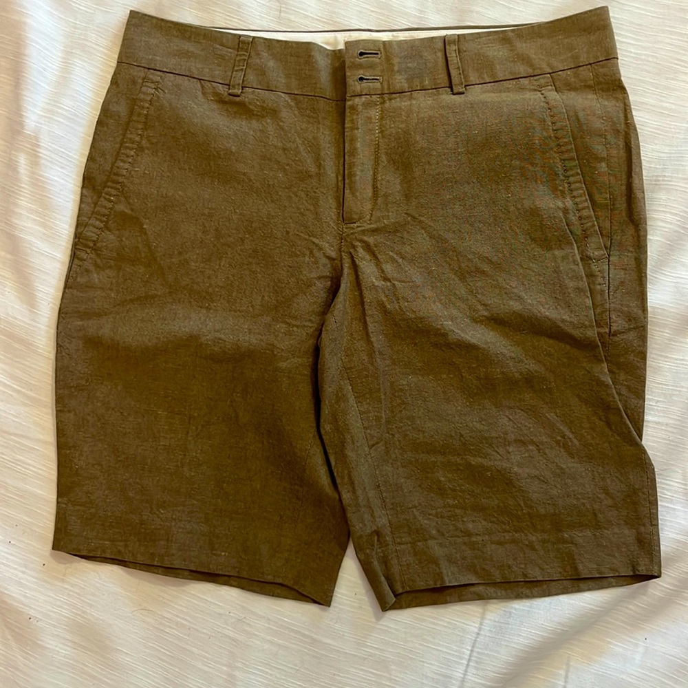 Linen shorts Banana Republic size 6 like new